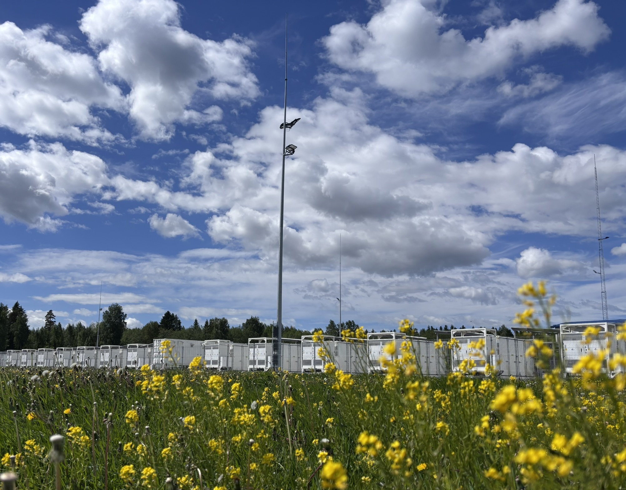 Evecon and Corsica Sole sold an energy storage project (battery project) to Taaleri Energia and KJK Capital